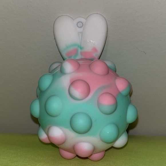 Brand 🆕 Easter themed Pop It Child’s Toy - Picture 3 of 4